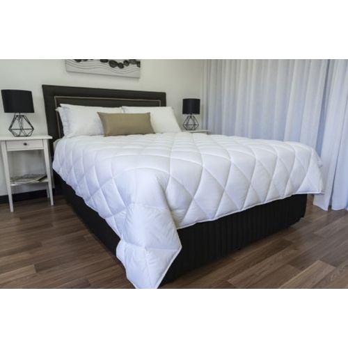 Double Alliance Plush Mid Weight Quilt 